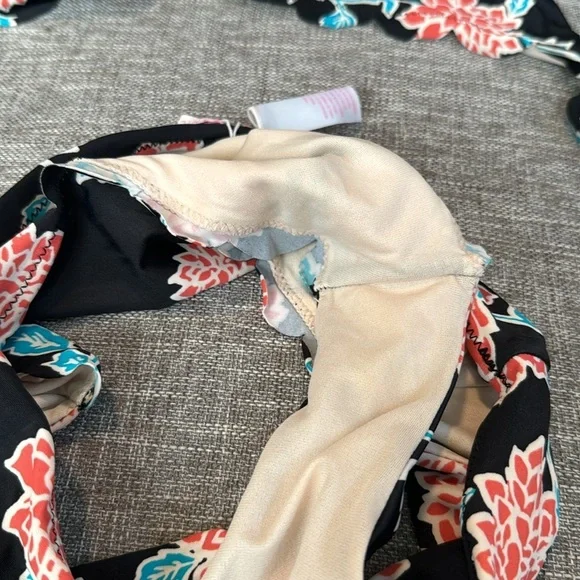 Vanilla Beach Women's Large Black Floral Bikini ruffles - Picture 8 of 14
